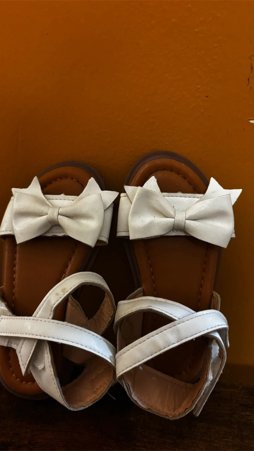 Cat & Jack White Bow Sandals Size 3 - photo 4