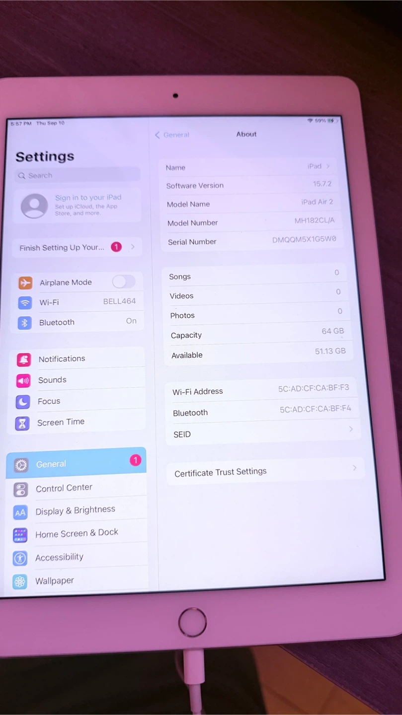 iPad Air 2 with Case, Keyboard and adapters - photo 4