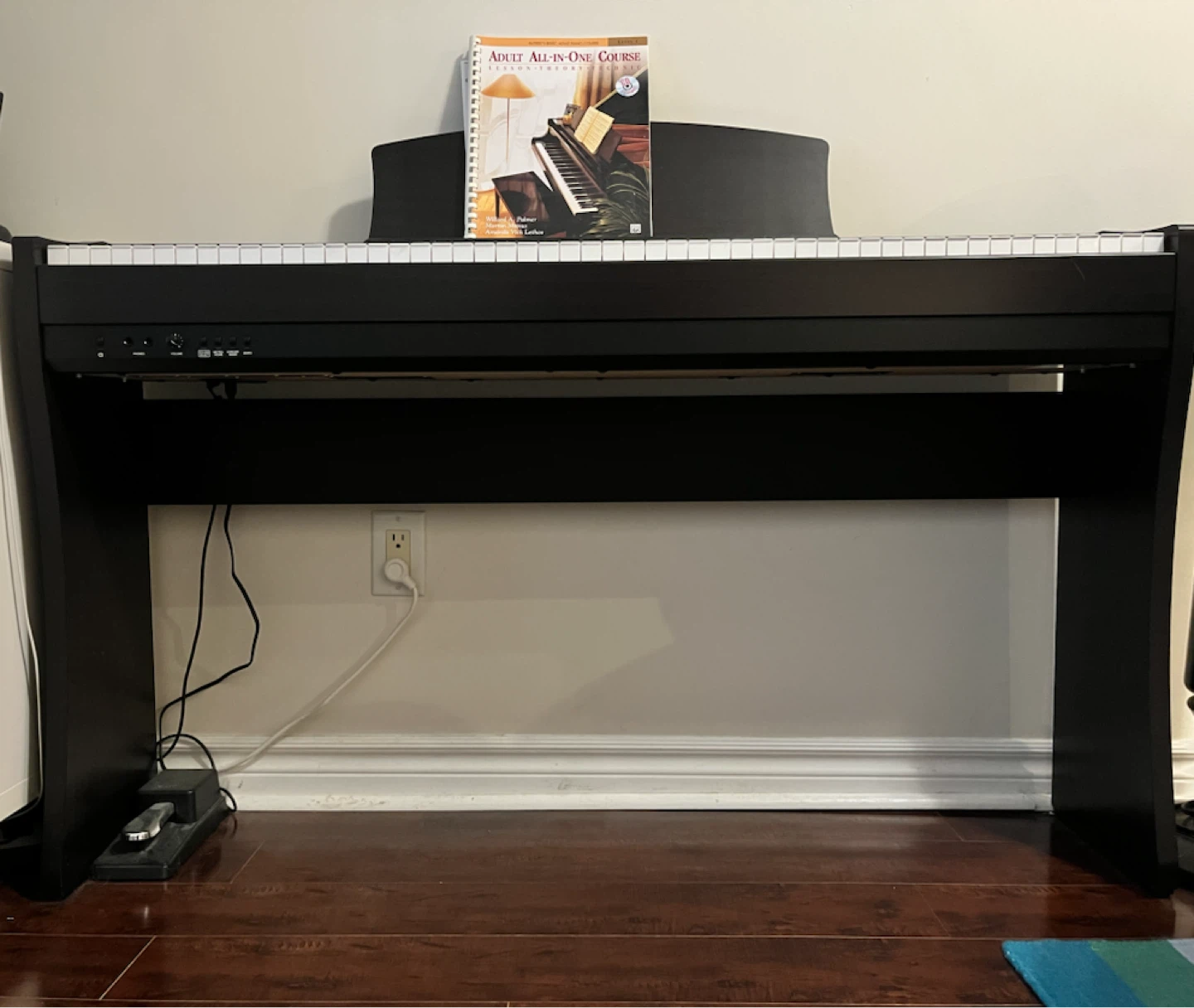 Kawai CL26R Digital Piano & Piano Books