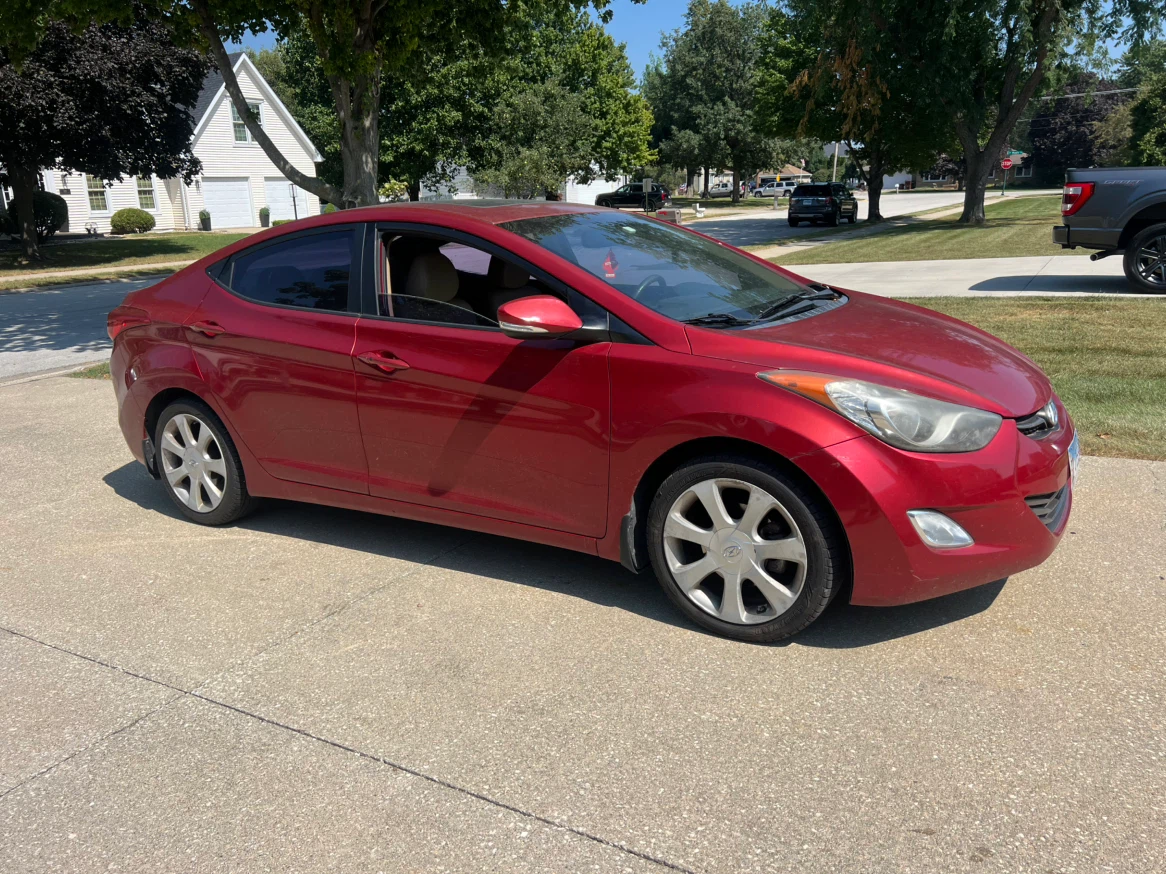 2013 Hyundai Elantra Limited - photo 2