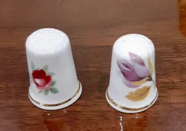 The Thimble Box Collector's Thimbles - photo 4