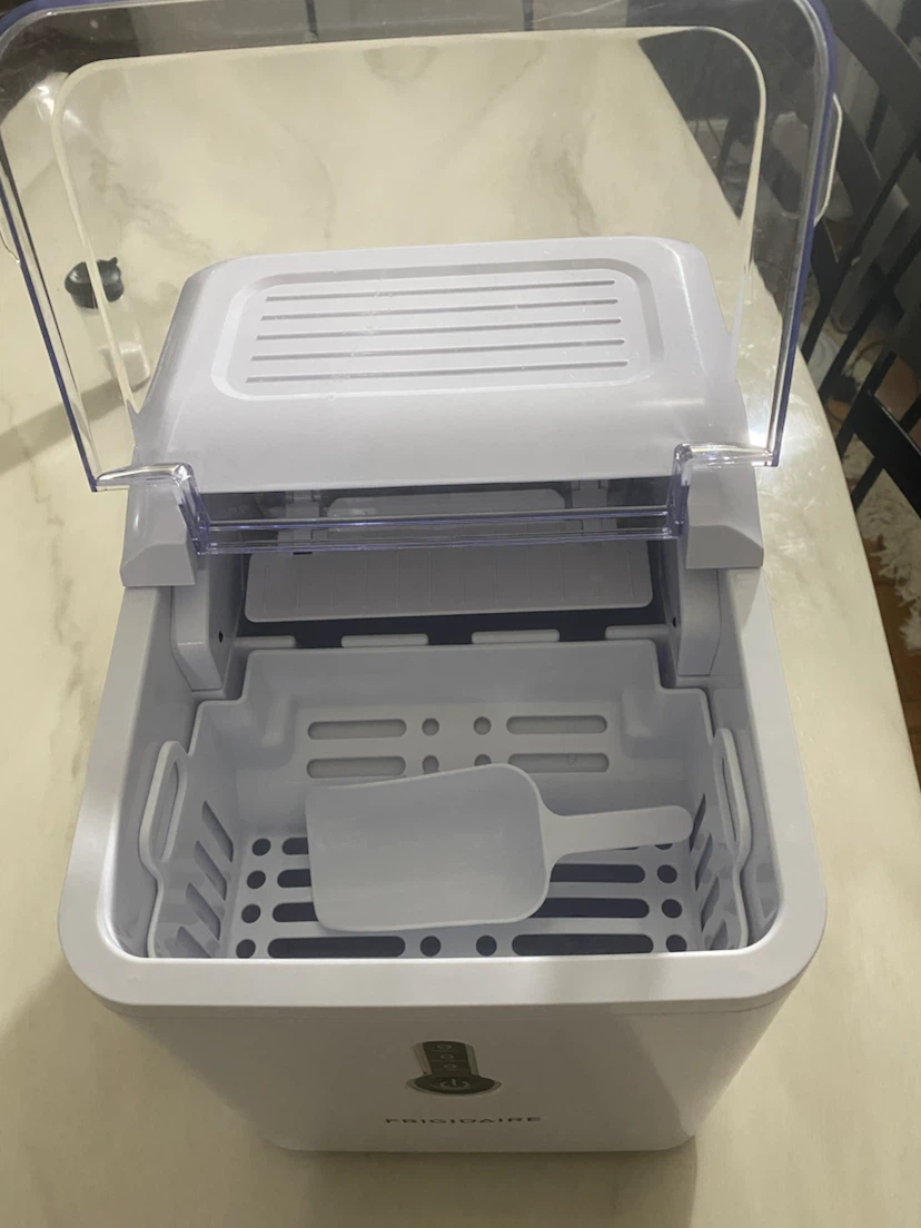 Frigidaire Countertop Ice Maker EFIC108-B-WHITE - photo 2