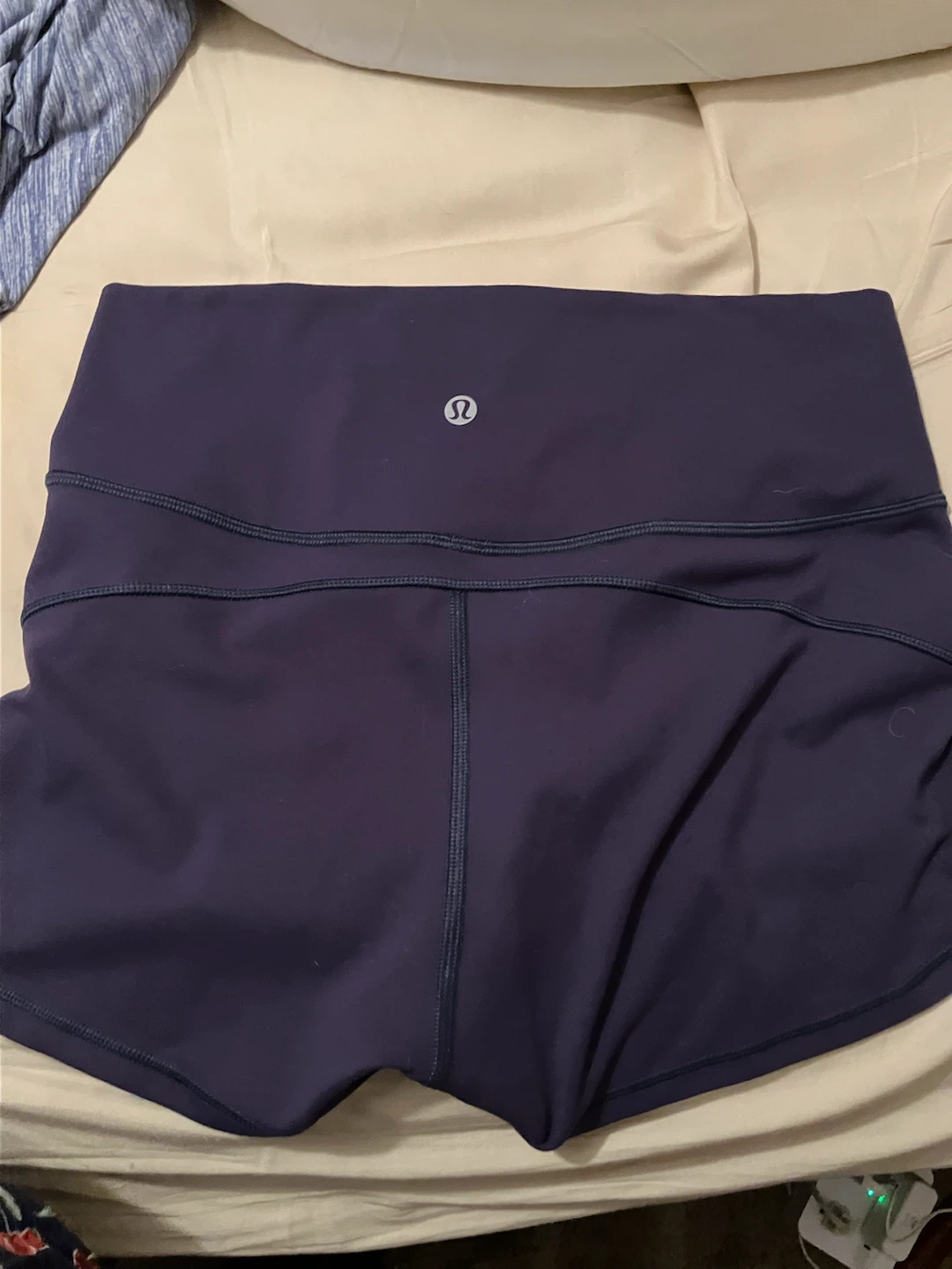 Lululemon Women's Athletic Shorts Size 8 - photo 2