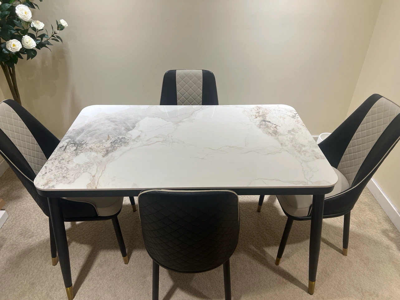 4 chair dinning table