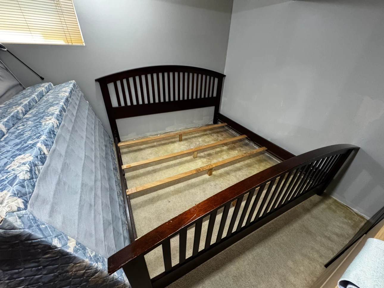 Dark wood king size bed frame - photo 3