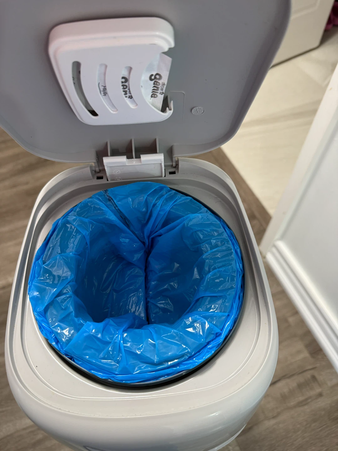 Diaper Genie Disposal Pail - photo 3