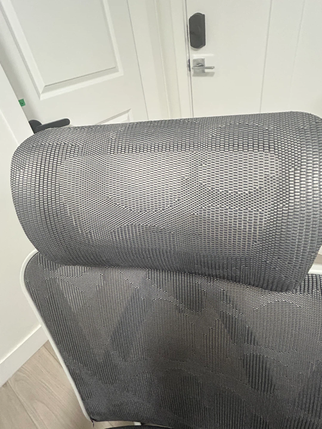 Ergonomic Mesh Office Chair - photo 2