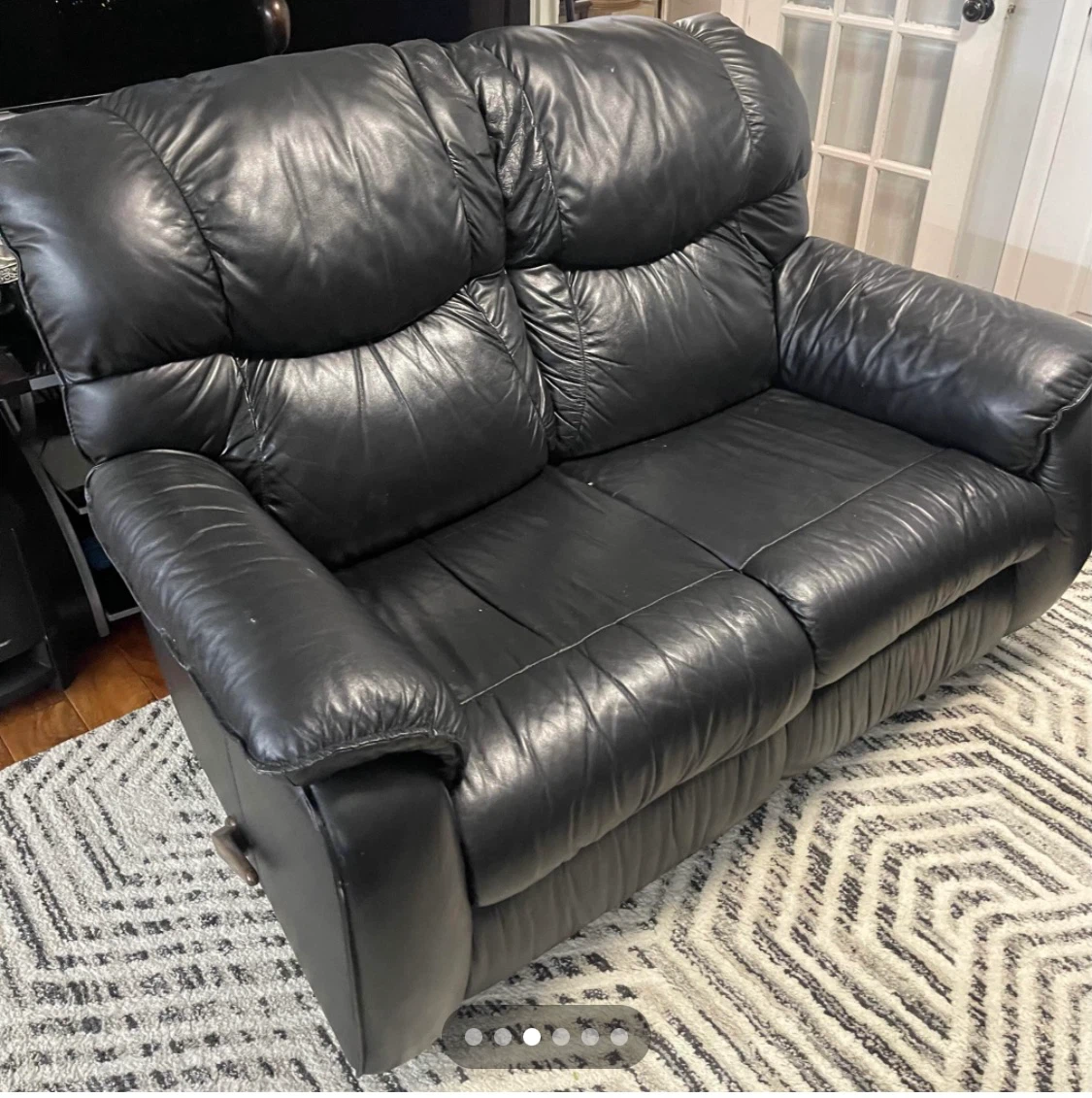 Reclining black loveseat - photo 2