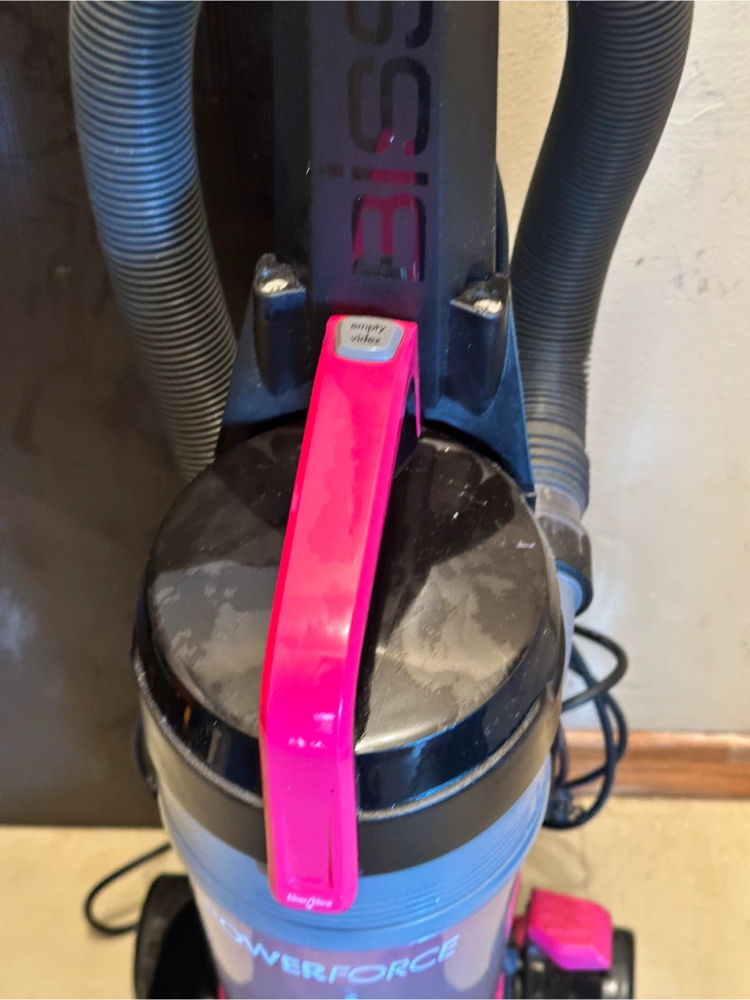 Bissell PowerForce Bagless Vacuum - photo 2