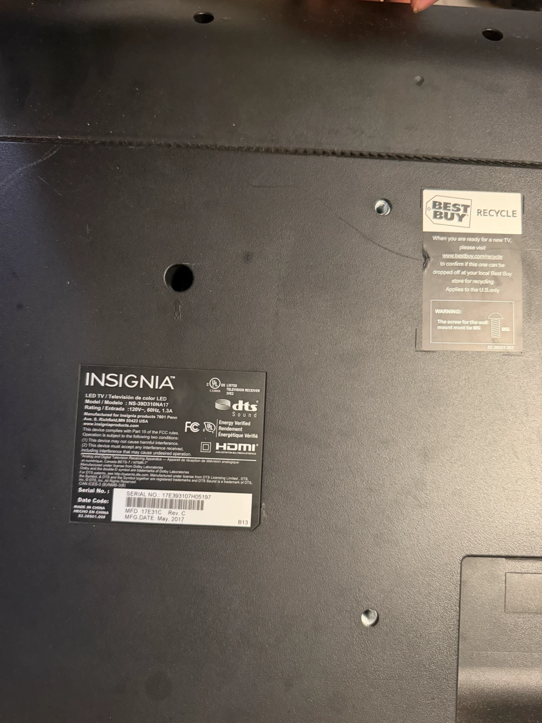 Insignia 40.5-inch LED TV - photo 5