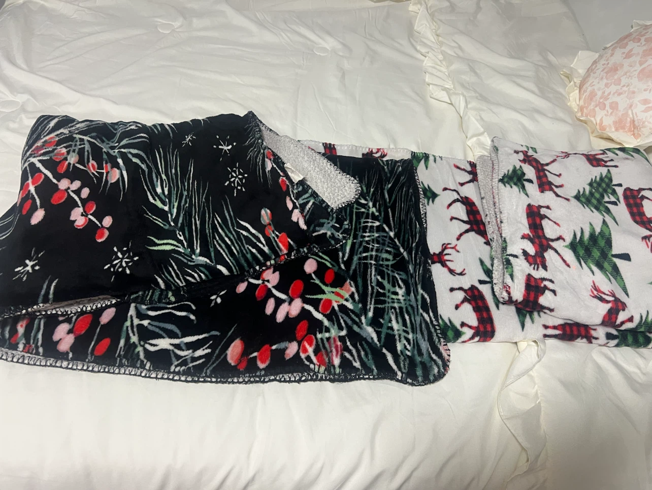 Two Christmas Holiday Throw Blankets - photo 4