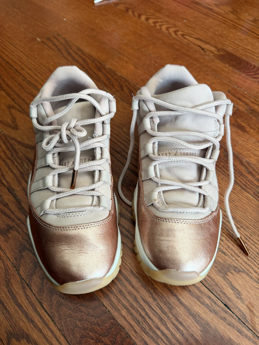 air Jordan retro 11 rose gold women’s size 8 - photo 3