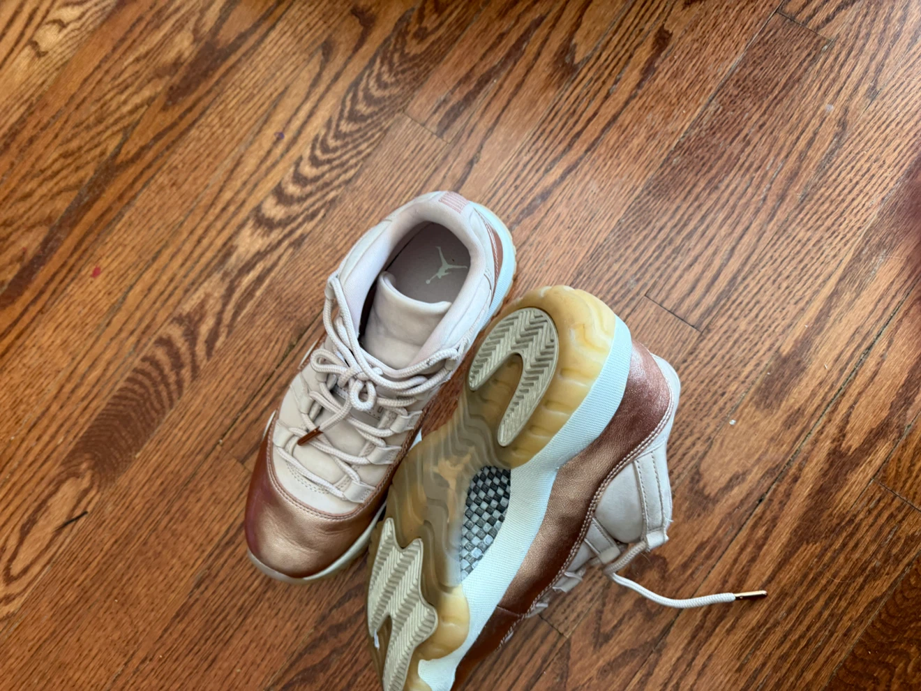 air Jordan retro 11 rose gold women’s size 8 - photo 4