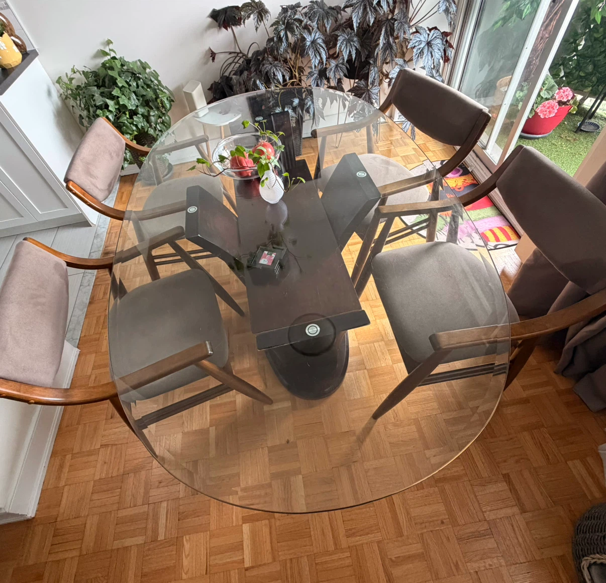 Oval glass top dining table