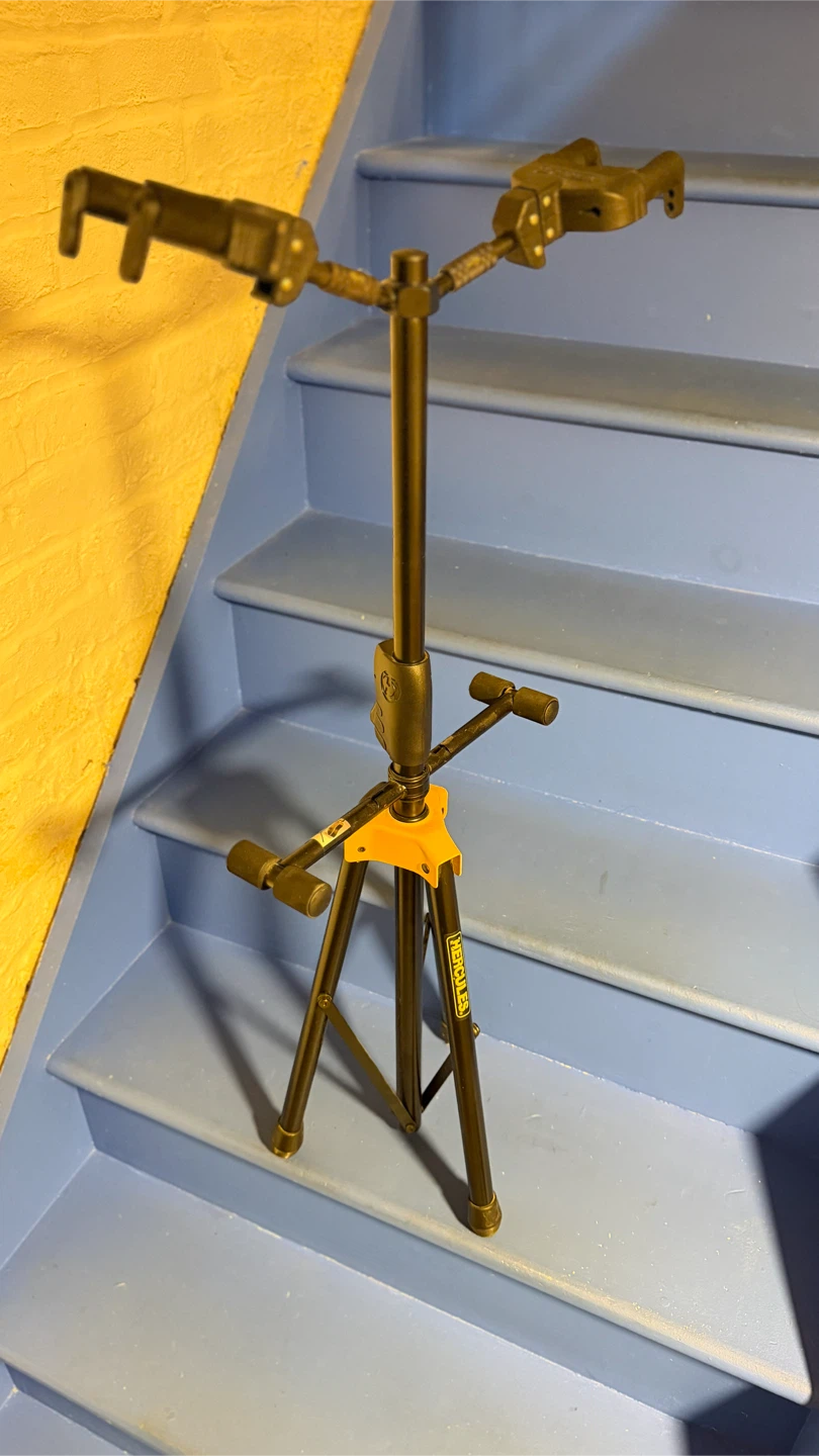 Hercules Dual Guitar Stand