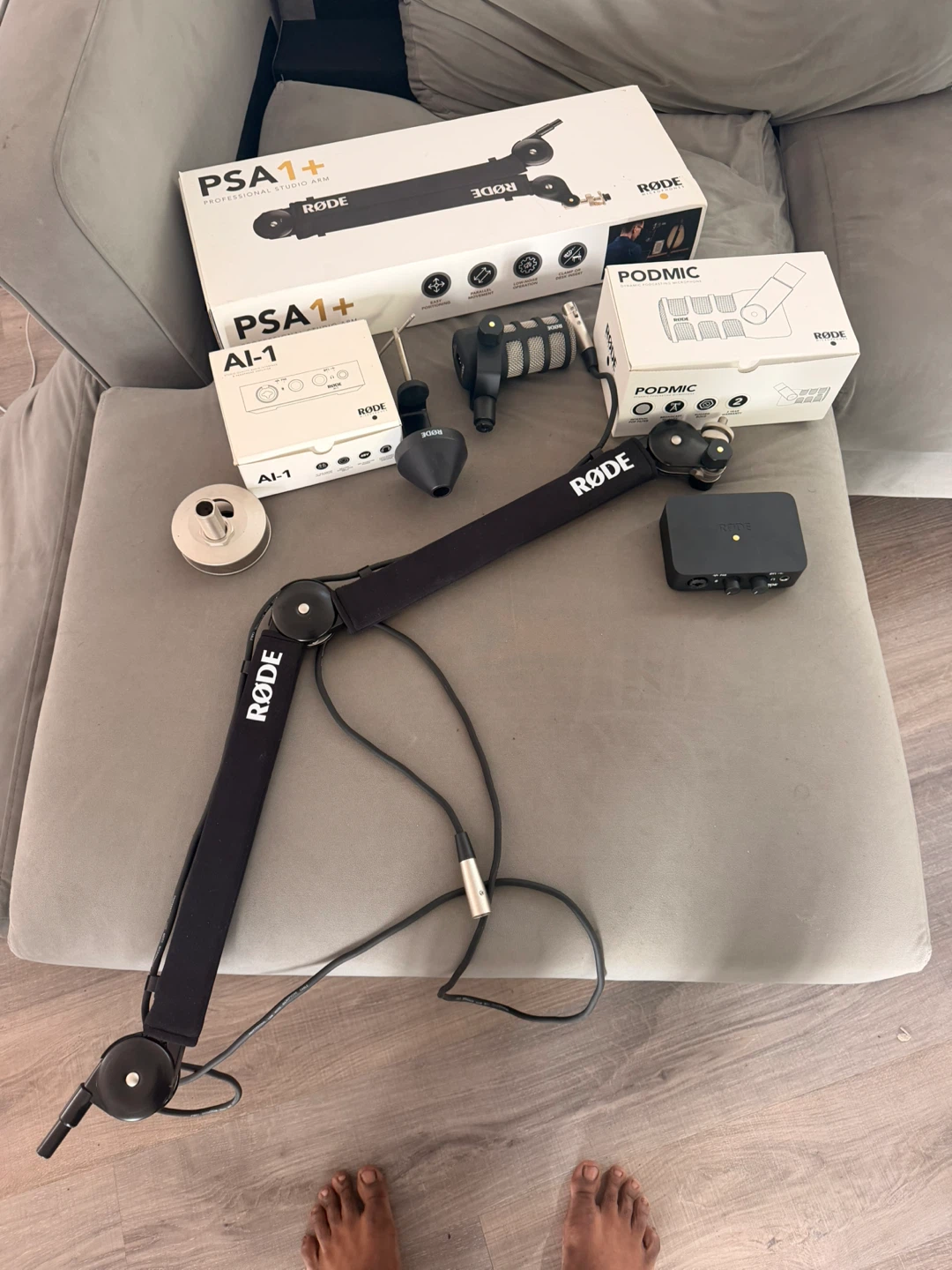 Complete RØDE Podcast Studio - photo 2