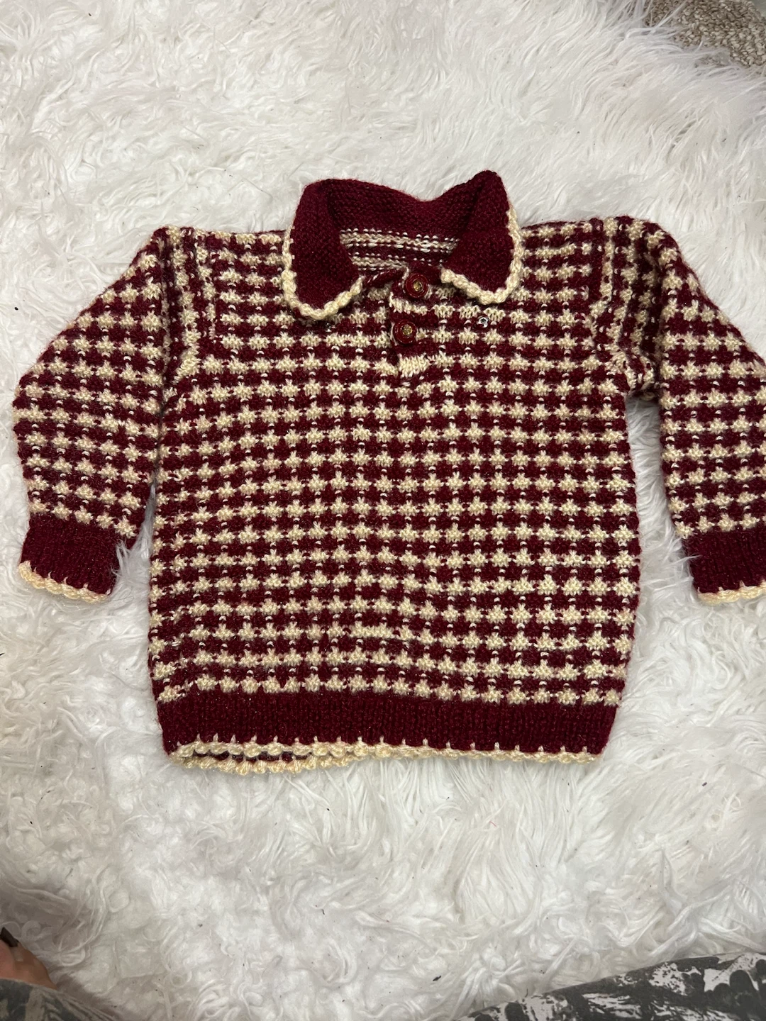 Hand-knitted baby sweater and toque set - photo 4