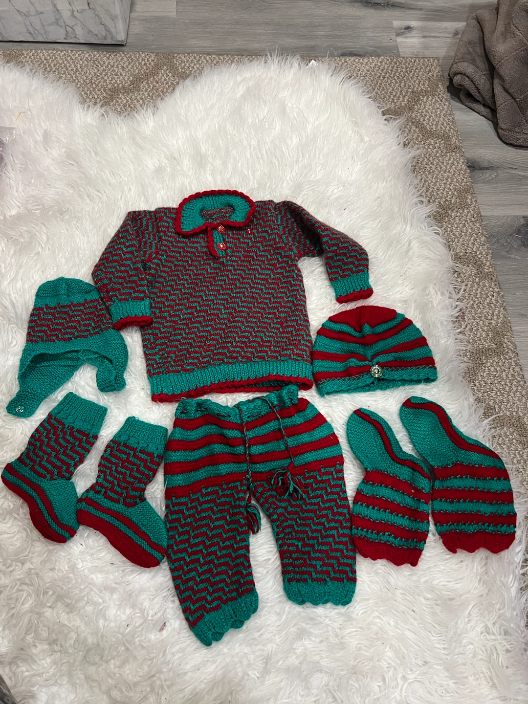 Hand-Knit Toddler Outfit Set - photo 2