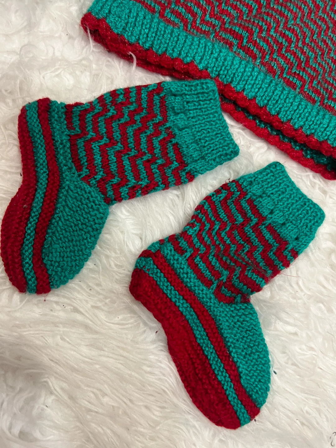 Hand-Knit Toddler Outfit Set - photo 4