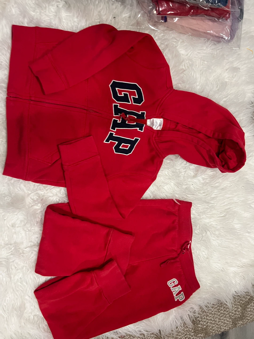 Baby Gap red hoodie and sweatpants set - photo 4