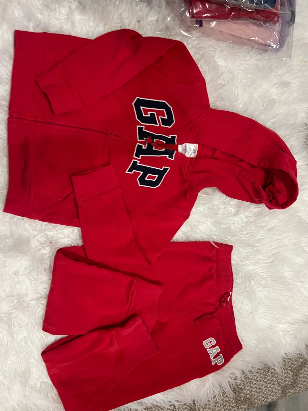 Baby Gap red hoodie and sweatpants set - photo 4