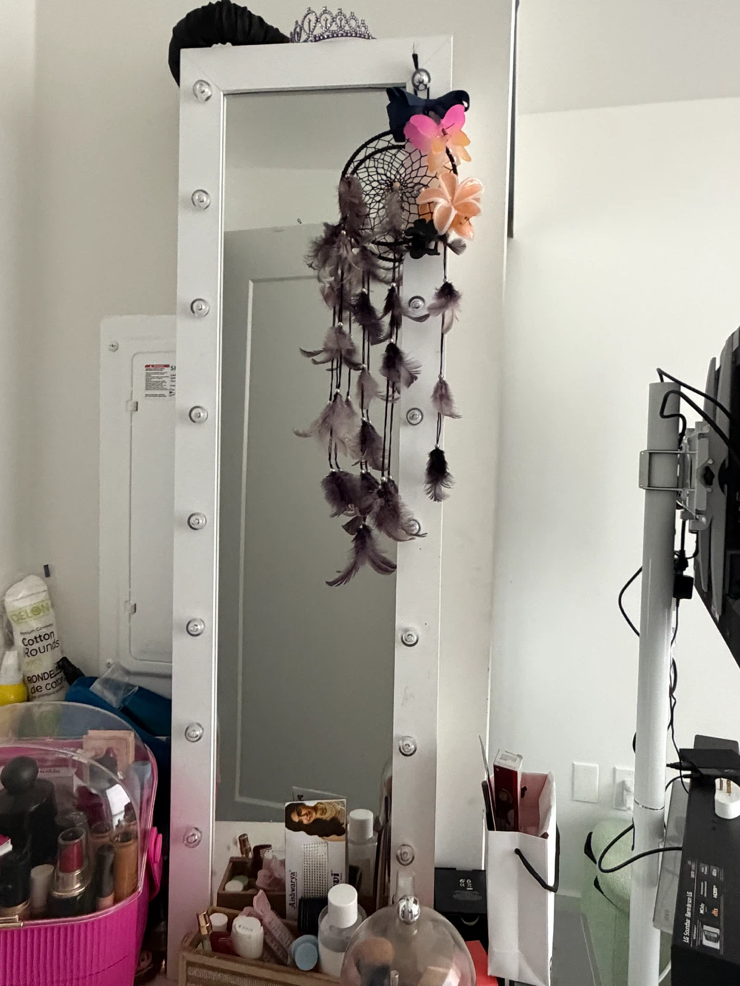 White Hollywood Vanity Mirror with Jewelry storage and lights