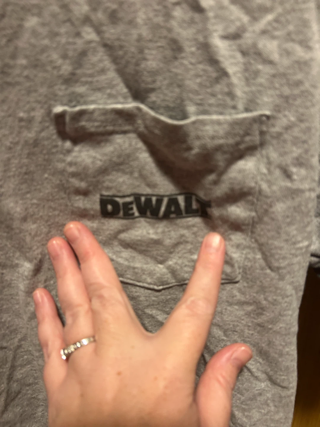 DEWALT Grey Pocket T-Shirt Size Large - photo 2