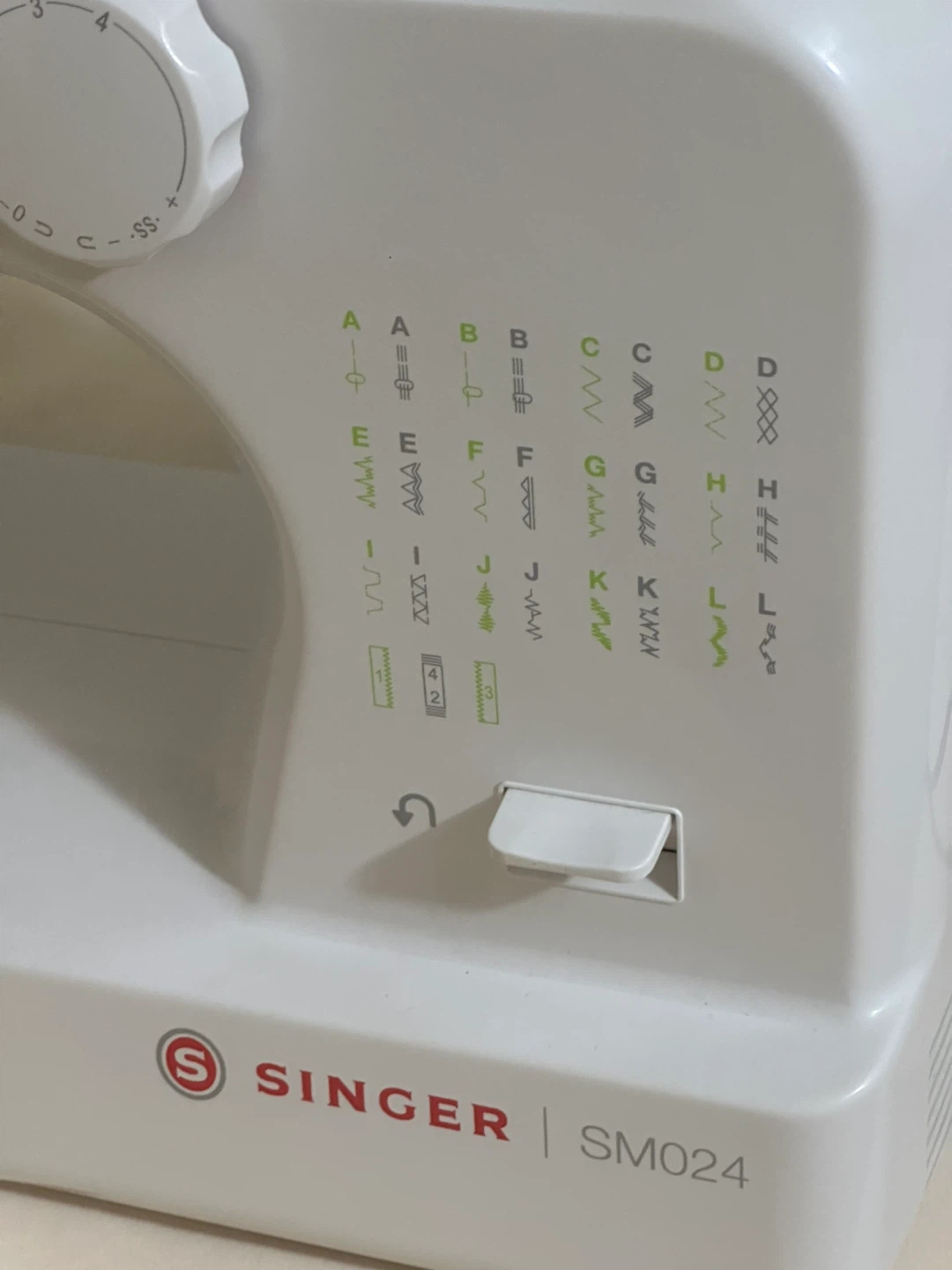 Singer SM024 Sewing Machine - photo 3