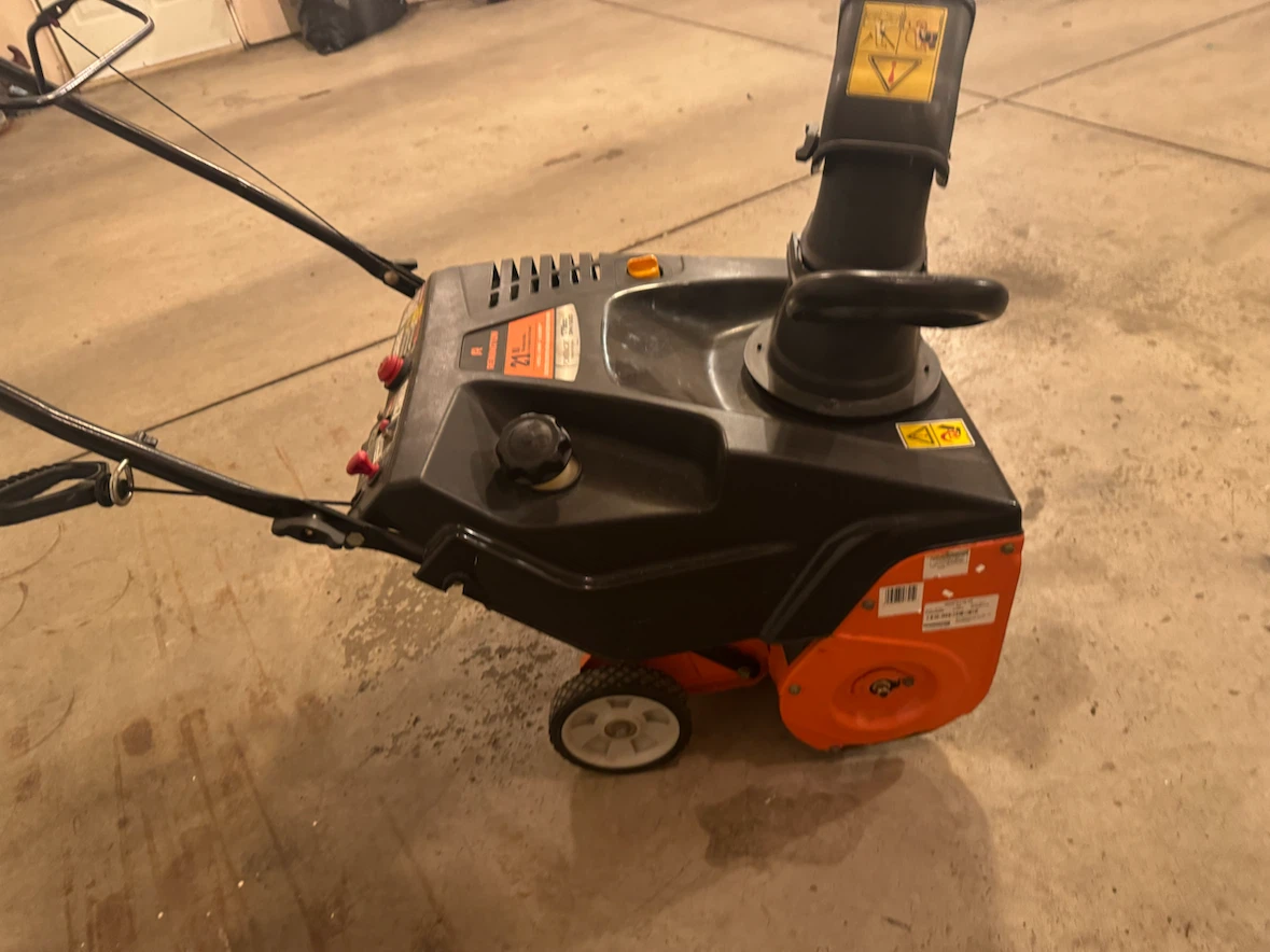 Remington Gas Snowblower with Electric Start.