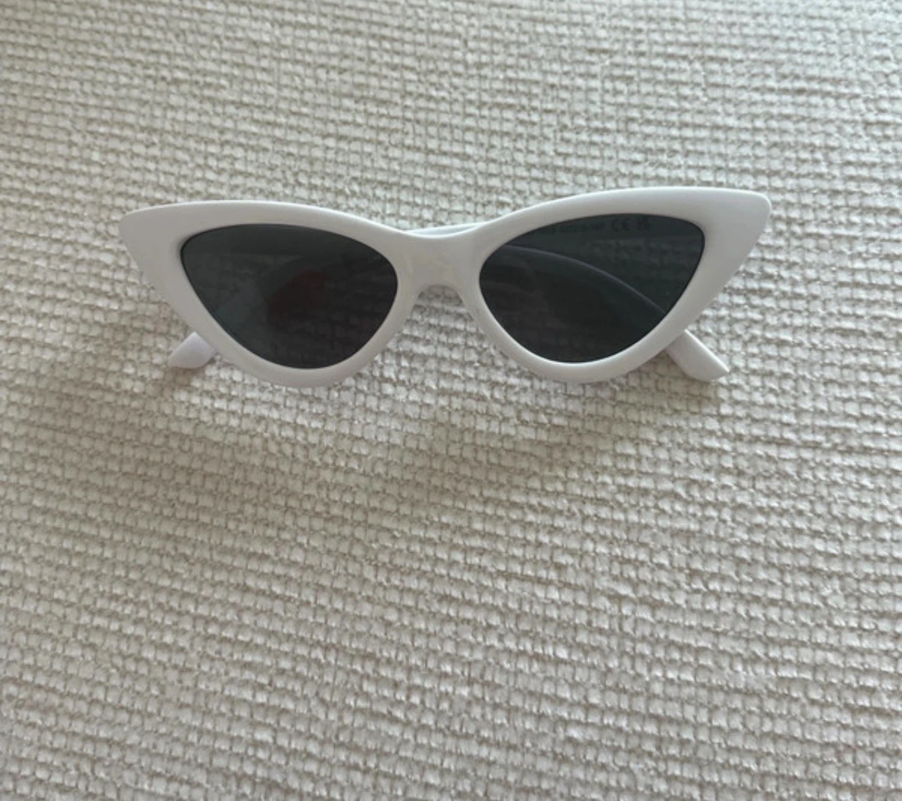 White Cat-Eye Sunglasses - photo 2