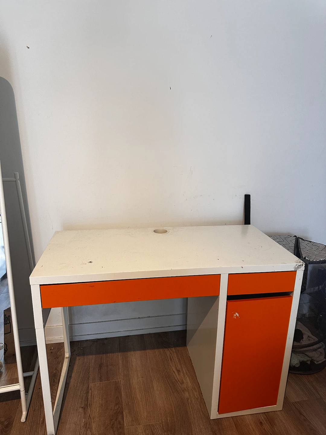 IKEA Micke Desk White and Orange - photo 2