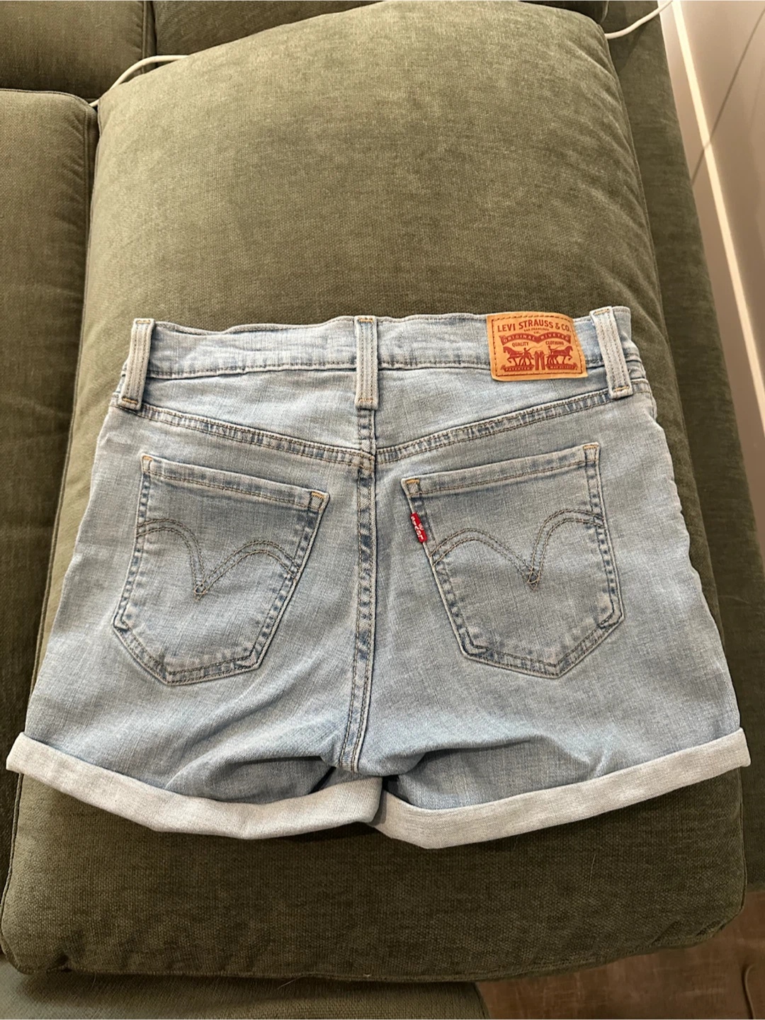 Levi's Mid Length Denim Shorts Size 26 - photo 3