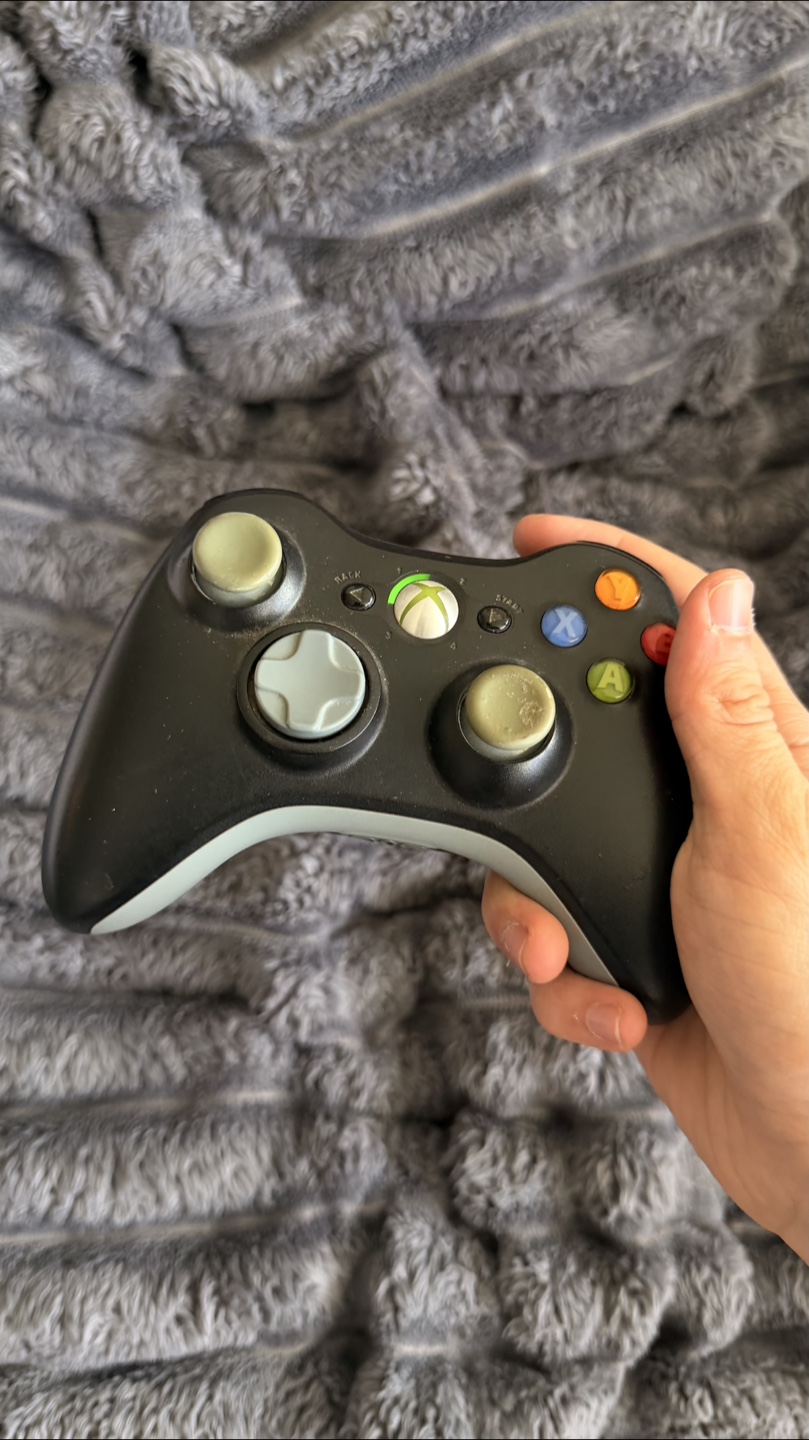 Xbox 360 S Console - RGH READY + Controller - photo 2