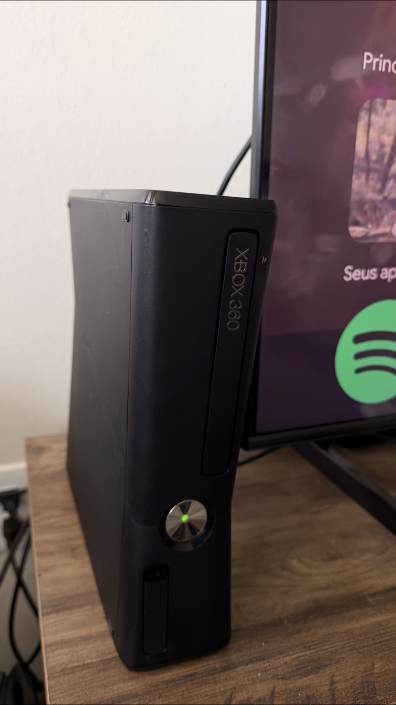 Xbox 360 S Console - RGH READY + Controller