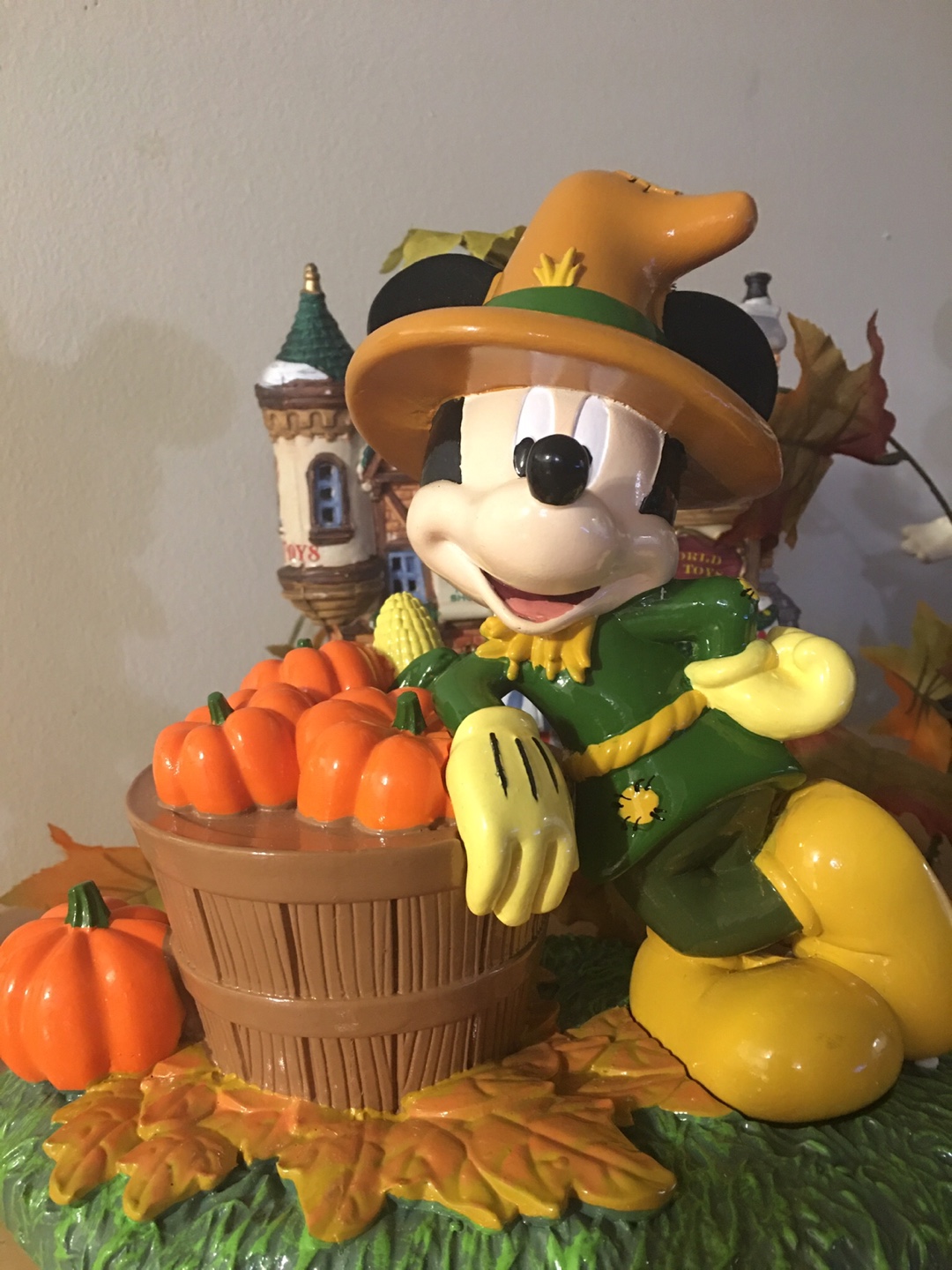 Disney Halloween Figurine Set - photo 5