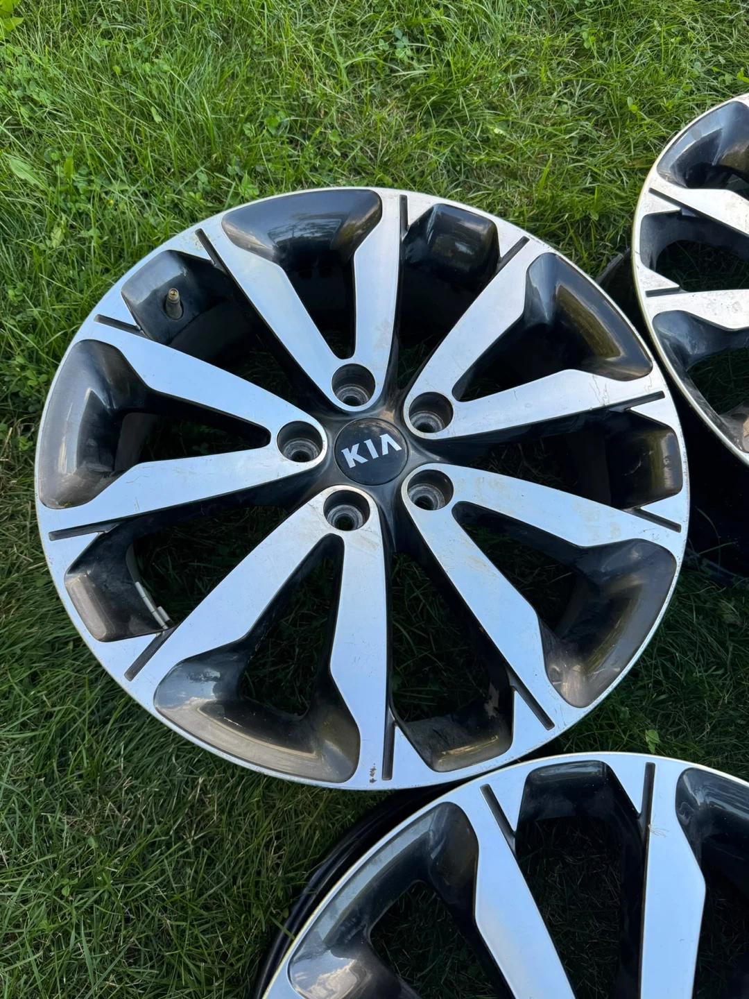 Kia/Hyundai Original 18 inch rims. Set of 4. - photo 2