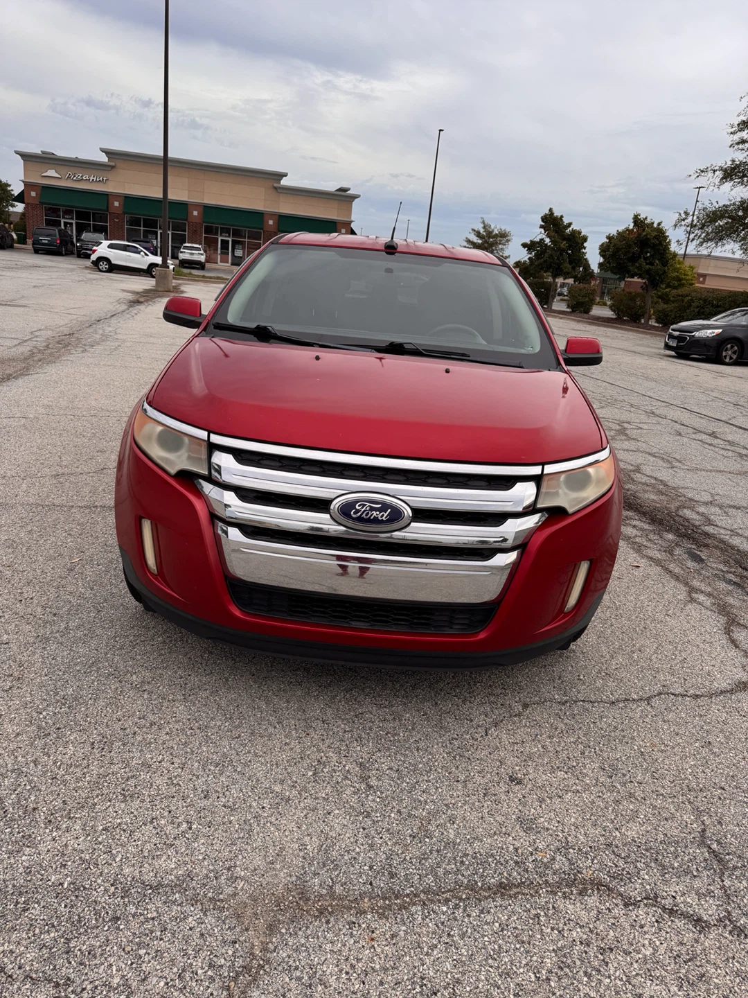 Red Ford Edge SUV - photo 3