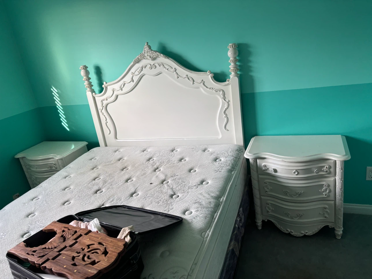 White ornate bedroom furniture set