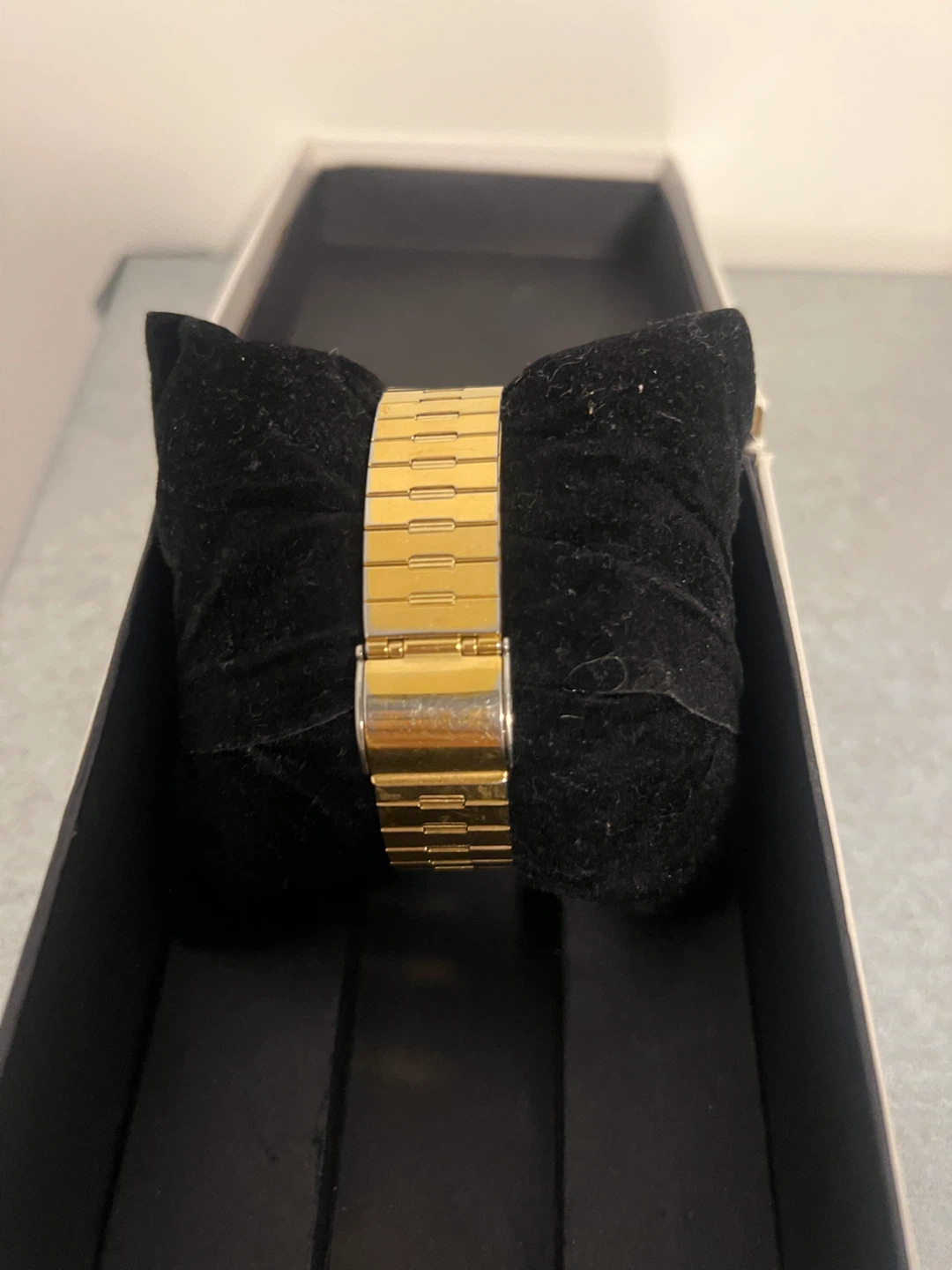 Vintage Gold Tone Seiko Quartz Watch - photo 3