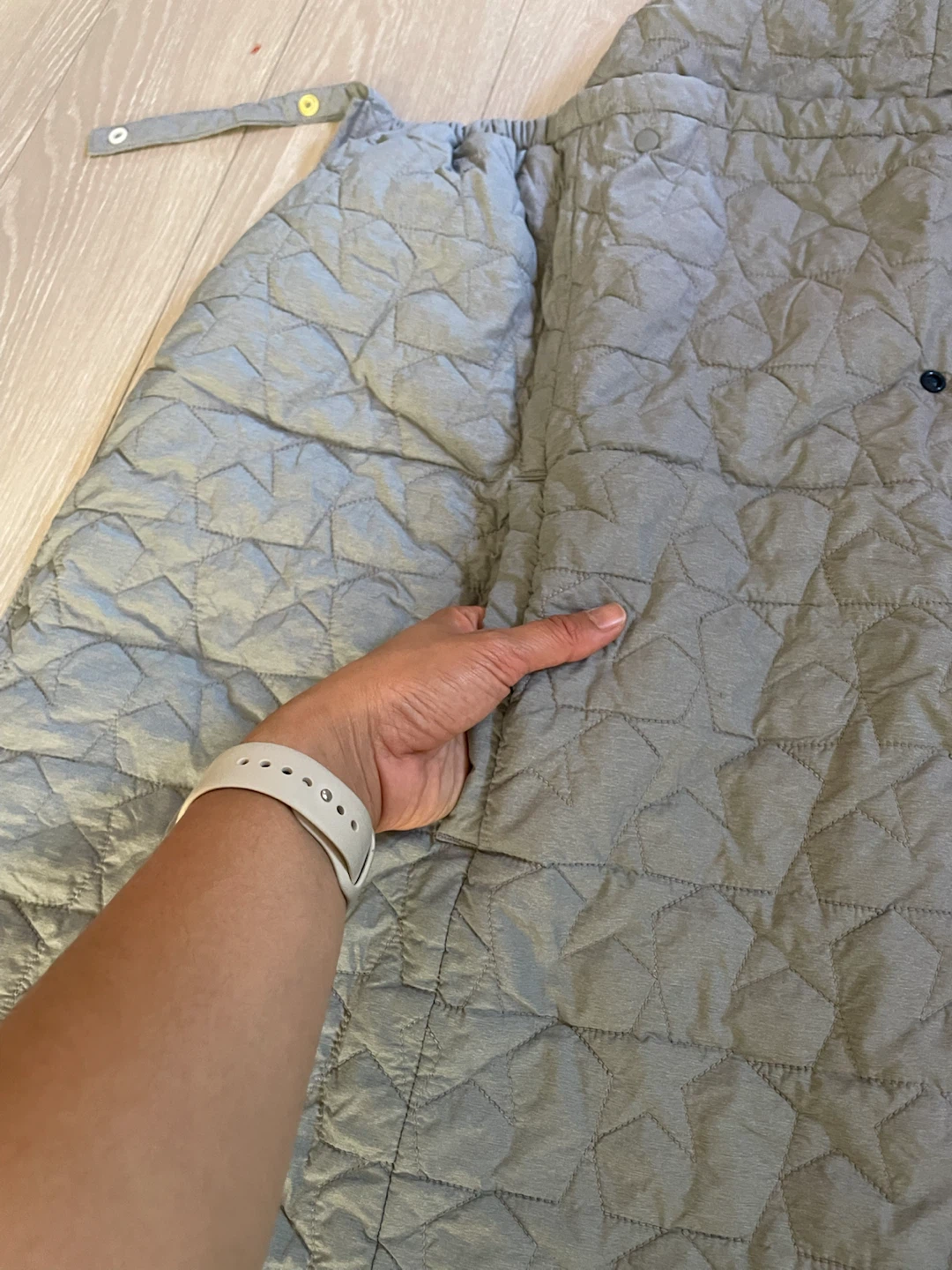 Uniqlo Light Warm Padded 2WAY Blanket - photo 3
