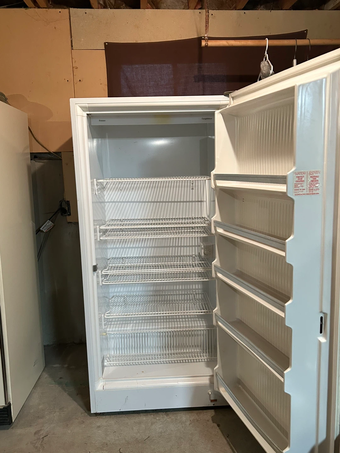 Eaton Viking Upright Freezer FV1617 - photo 4