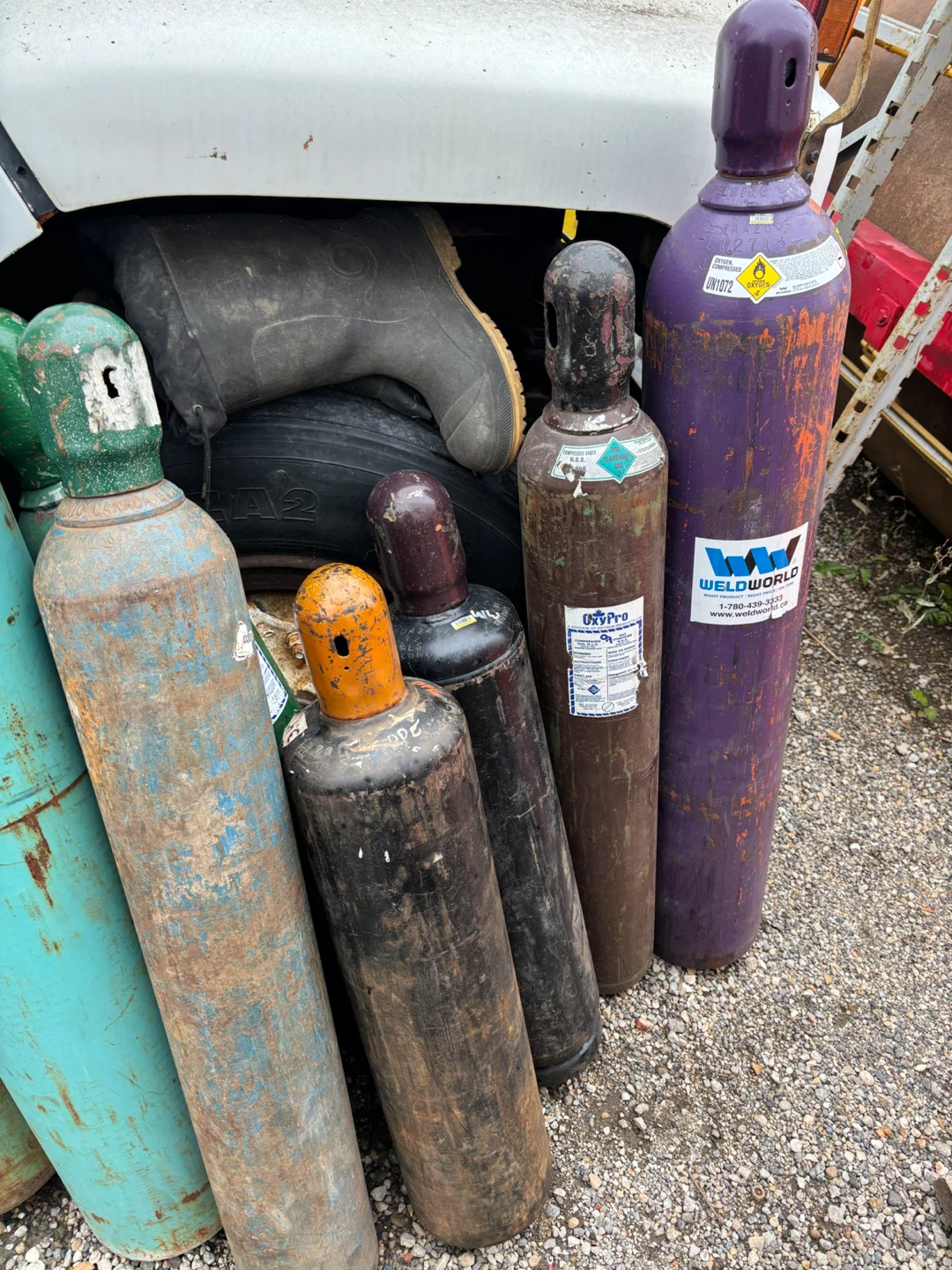 Assorted WeldWorld Gas Cylinders and Gullco Electrode Oven - photo 5
