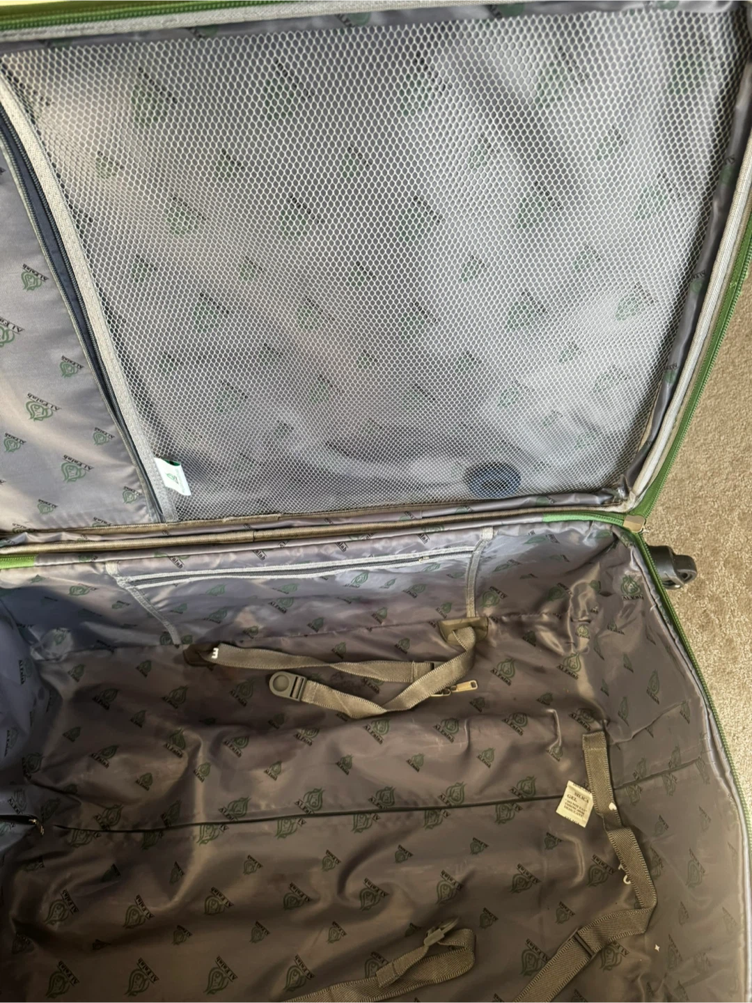 Suitcase - photo 2