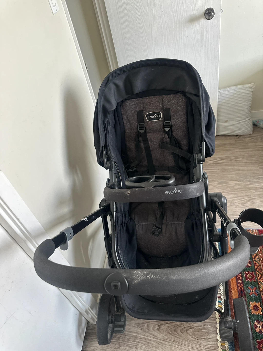 Evenflo Pivot Stroller - Black - photo 3