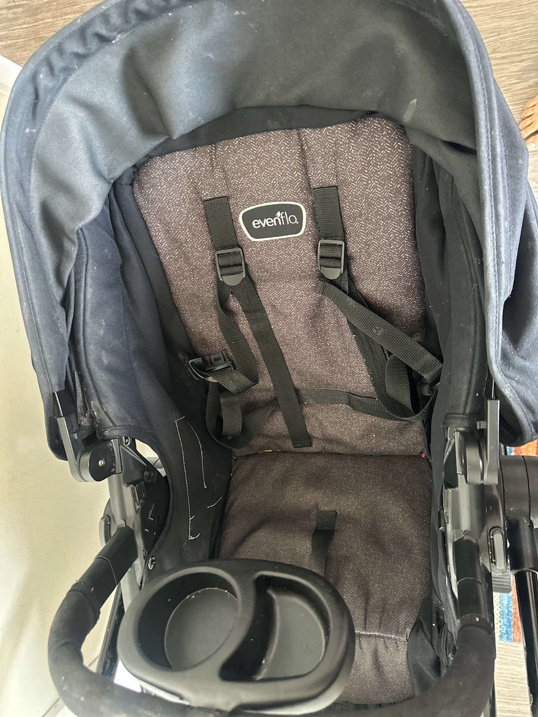 Evenflo Pivot Stroller - Black - photo 4