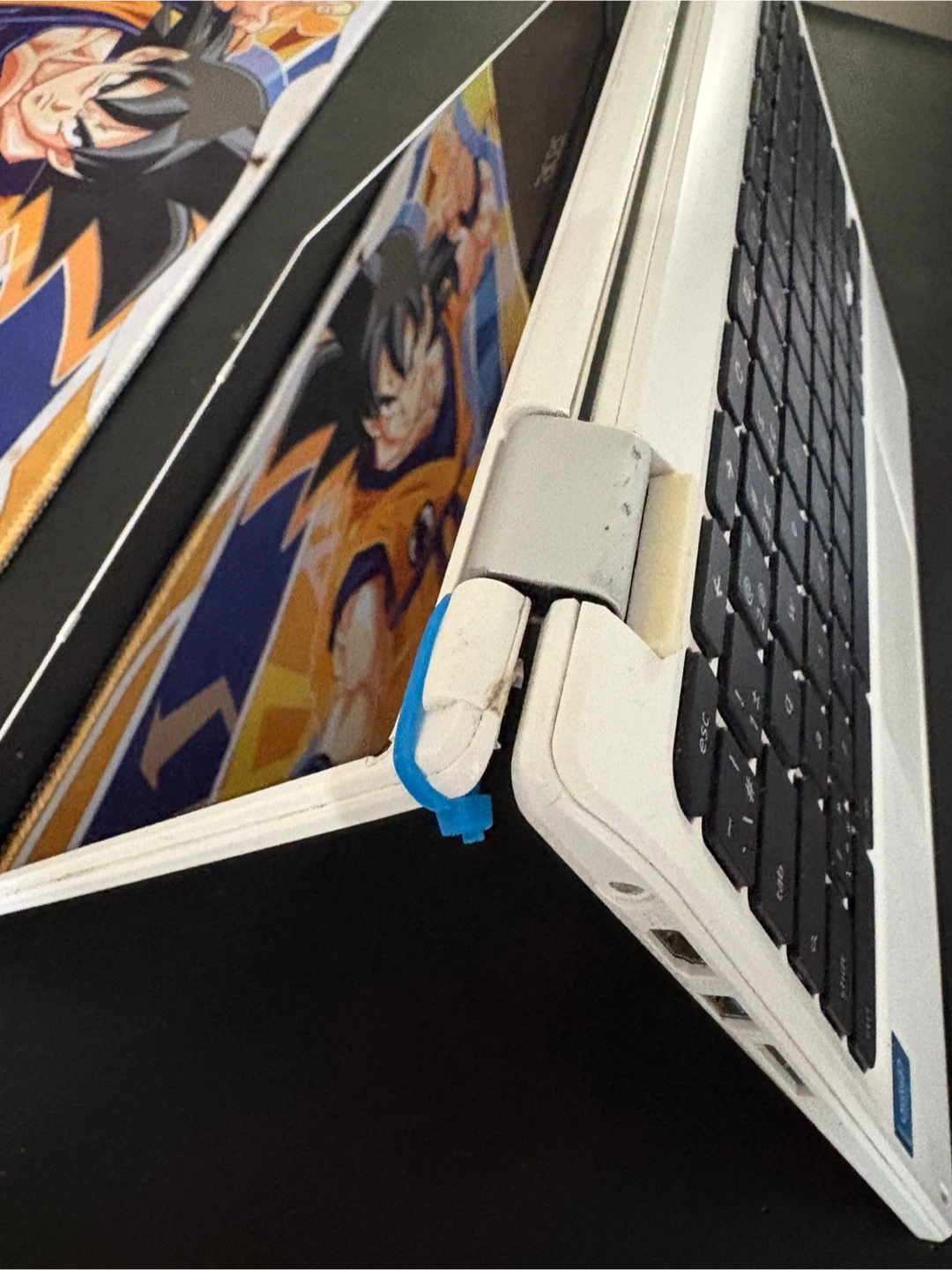 White Acer Chromebook - photo 3