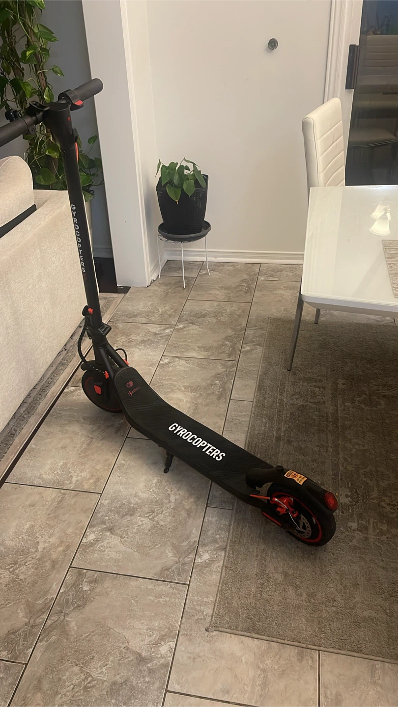 Gyrocopter Flash 6.0 Electric Scooter. ( BARLEY USED)