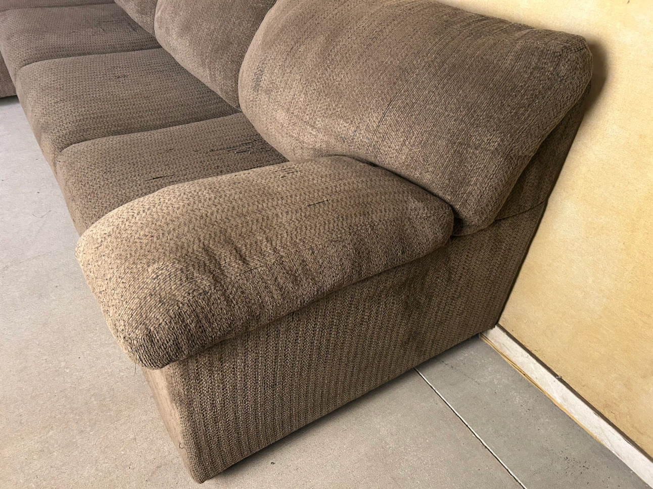 DELIVERY AVAILABLE! BROWN FABRIC SECTIONAL SOFA FOR $500! - photo 2