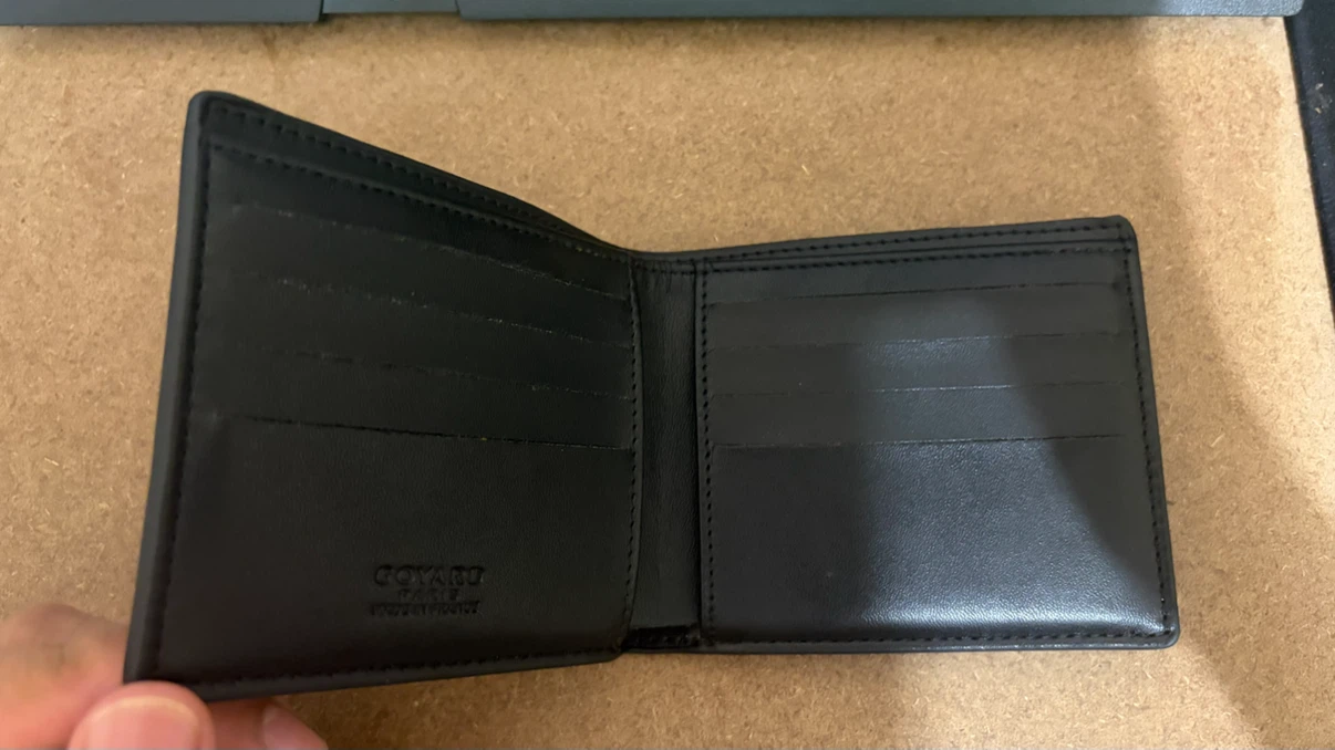variety of wallets - photo 2