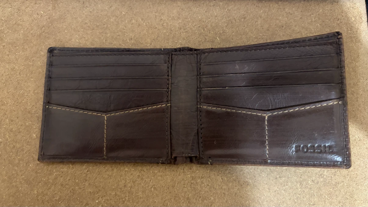variety of wallets - photo 4